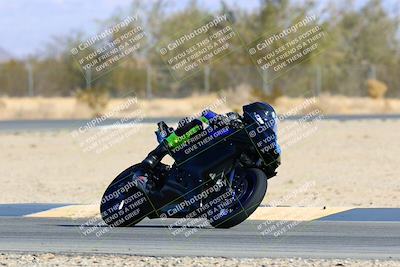 media/Jan-09-2022-SoCal Trackdays (Sun) [[2b1fec8404]]/Turn 6 (1035am)/